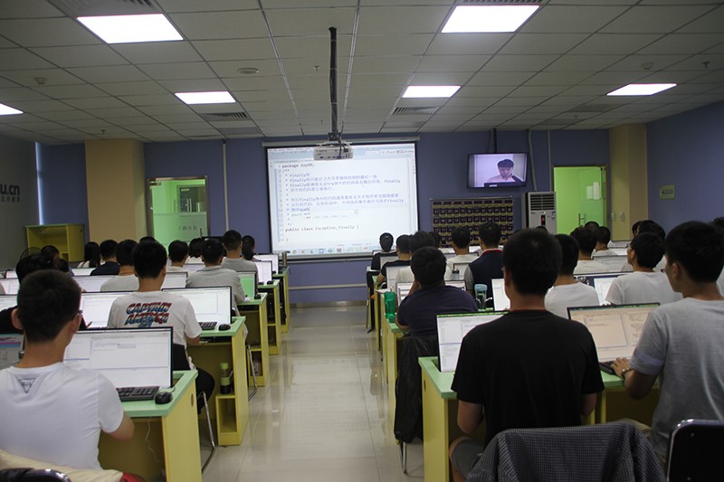 青岛全栈式软件测试工程师专业培训班 真实项目教学指导与教育软件技术开发